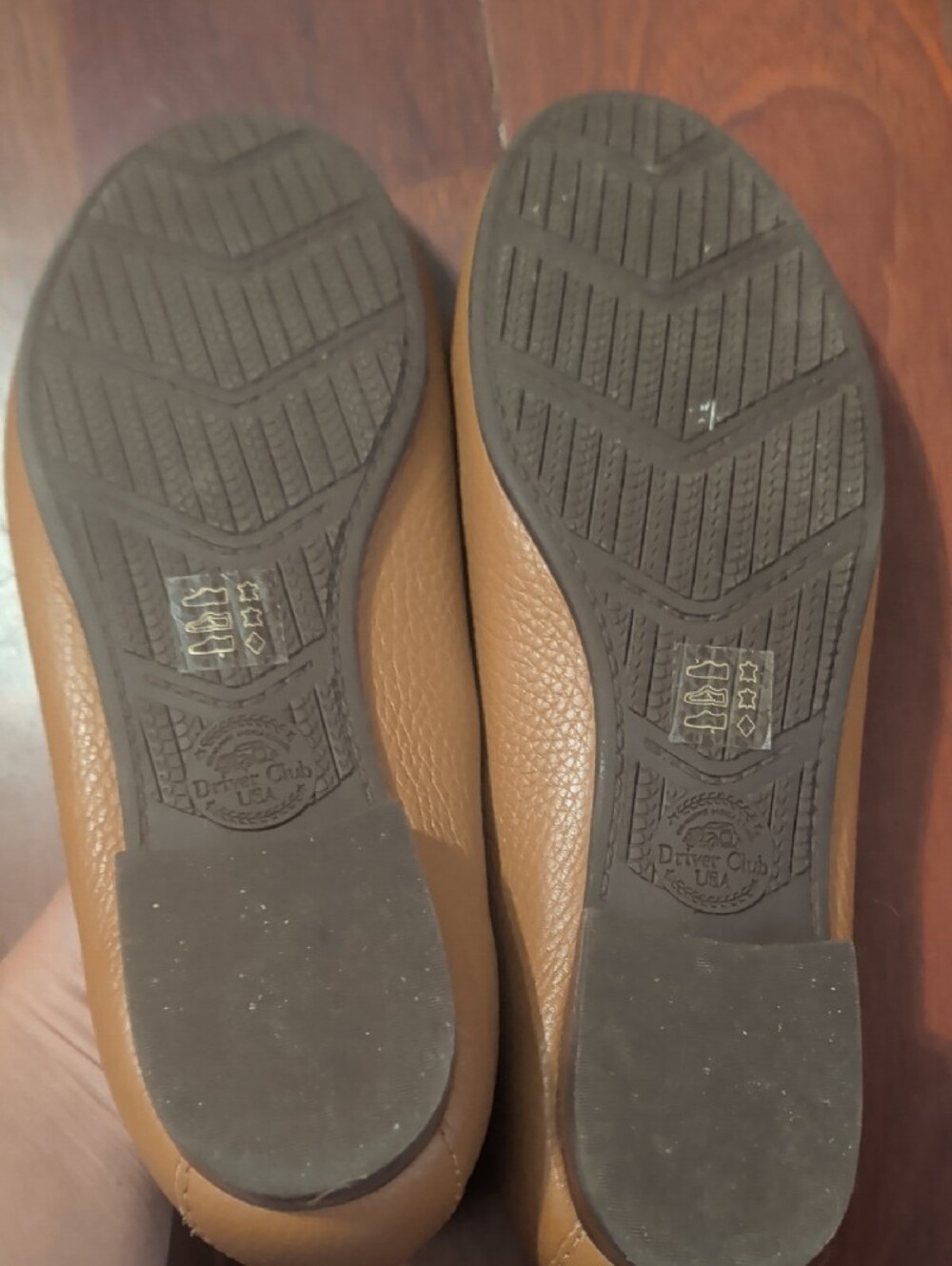 Driver Club USA Women's Tan Leather Penny Loafers - Picture 7 of 9